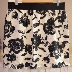 Ann Taylor Loft sz 10 Cream & Black Silk Blend Floral Skirt with Pockets